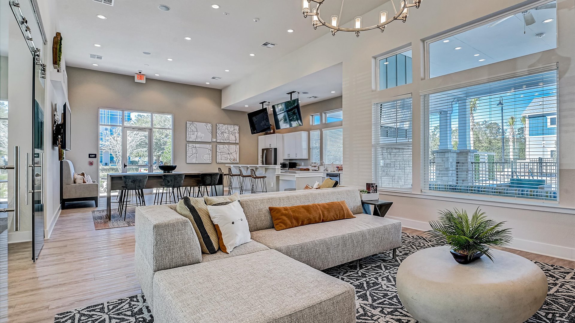 Photos of Springs at Flagler Center Apartments in Jacksonville, FL